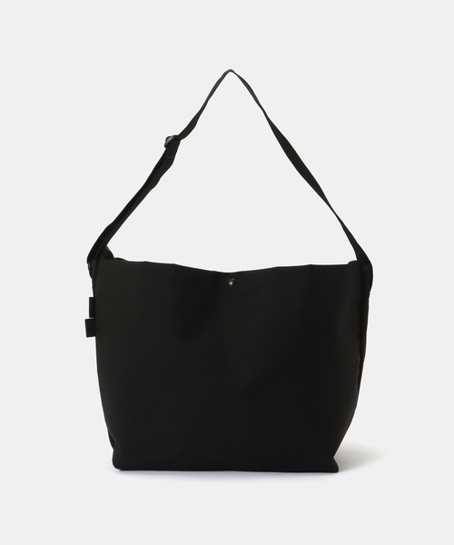 OUTDOOR PRODUCTS（アウトドアプロダクツ）の「OUTDOOR PRODUCTS USA SHOULDERBAG（ショルダーバッグ・レディース・ブラック・FREE）」の6枚目の写真
