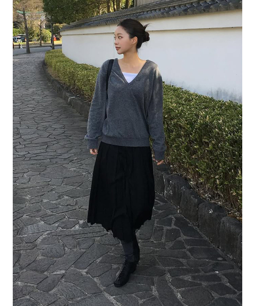 FRIVER07（フリバー07）の「Fine wool deep v-neck knit [FRSP05NT07]_Charcoal（ニット/セーター・レディース・チャコール・FREE）」の2枚目の写真