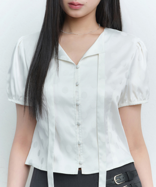 MUSINSA STANDARD WOMAN（ムシンサスタンダードウーマン）の「ウィメンズドットパフスリーブタイブラウス[アイボリー]（シャツ/ブラウス・レディース・その他・SMALL/MEDIUM/LARGE/X-SMALL）」の5枚目の写真
