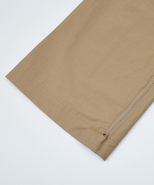 KALAPATTHAR(カラパタール)の「CN Wide Ankle Zipped Cargo Pants - BEIGE(その他パンツ・メンズ・その他・MEDIUM/LARGE/X-LARGE)」の7枚目の写真
