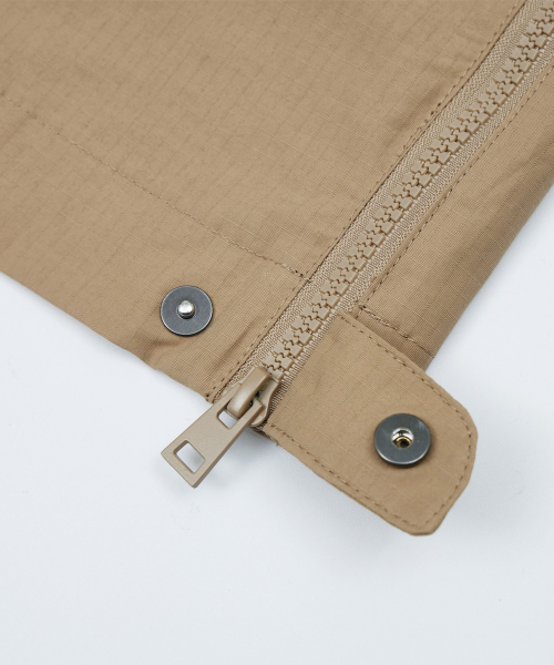 KALAPATTHAR(カラパタール)の「CN Wide Ankle Zipped Cargo Pants - BEIGE(その他パンツ・メンズ・その他・MEDIUM/LARGE/X-LARGE)」の8枚目の写真