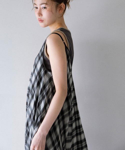 KBF（ケイビーエフ）の「チェックプリーツキャミワンピース（ワンピース・レディース・レッド系その他/ブラウン系その他/ブラック系その他・ONE）」の5枚目の写真