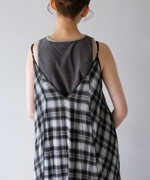 KBF（ケイビーエフ）の「チェックプリーツキャミワンピース（ワンピース・レディース・レッド系その他/ブラウン系その他/ブラック系その他・ONE）」の6枚目の写真