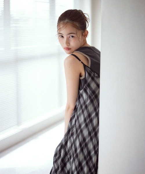 KBF（ケイビーエフ）の「チェックプリーツキャミワンピース（ワンピース・レディース・レッド系その他/ブラウン系その他/ブラック系その他・ONE）」の7枚目の写真