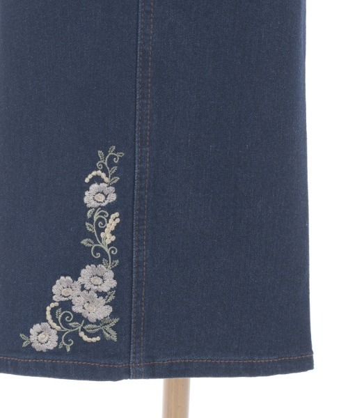 axes femme（アクシーズファム）の「フラワー刺繍裏ゴムデニムＰＴ（その他パンツ・レディース・ケミカルウォッシュ/インディゴブルー・MEDIUM/LARGE）」の12枚目の写真
