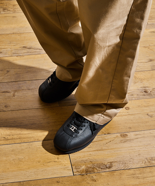 COOTIE PRODUCTIONS（クーティープロダクションズ）の「Tomo&Co トモアンドシーオー / RAJA JOG TRAINER COOTIE PRODUCTIONS クーティープロダクションズコラボレーションVIBRAMソールスニーカー / TM-COOTIE-0002（スニーカー・メンズ・ブラック・26cm/27cm/25cm）」の2枚目の写真