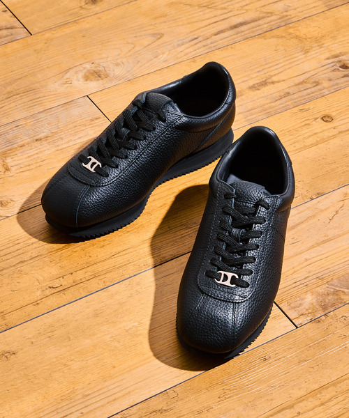 COOTIE PRODUCTIONS（クーティープロダクションズ）の「Tomo&Co トモアンドシーオー / RAJA JOG TRAINER COOTIE PRODUCTIONS クーティープロダクションズコラボレーションVIBRAMソールスニーカー / TM-COOTIE-0002（スニーカー・メンズ・ブラック・26cm/27cm/25cm）」の4枚目の写真