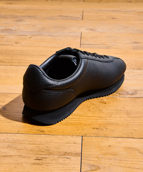 COOTIE PRODUCTIONS（クーティープロダクションズ）の「Tomo&Co トモアンドシーオー / RAJA JOG TRAINER COOTIE PRODUCTIONS クーティープロダクションズコラボレーションVIBRAMソールスニーカー / TM-COOTIE-0002（スニーカー・メンズ・ブラック・26cm/27cm/25cm）」の10枚目の写真