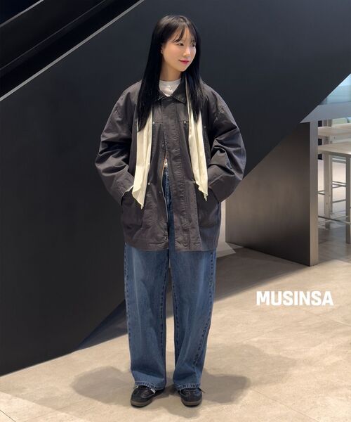 MUSINSA STANDARD WOMAN（ムシンサスタンダードウーマン）の「ウィメンズカーブドデニムパンツ [ミディアムインディゴ]（デニムパンツ・レディース・その他・24/25/26/27/28/29/30）」の15枚目の写真
