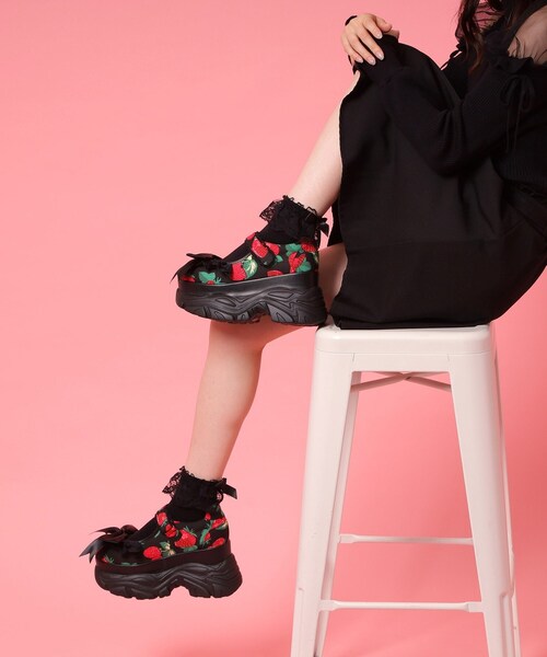 cs T&P(シーエスティーアンドピー)の「夢見るシリーズ厚底2WAYスニーカー(パンプス・レディース・ホワイト/ブラック系8/ブラック・L/M/S/LL)」の13枚目の写真