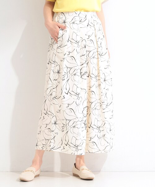 SHOO・LA・RUE(シューラルー)の「【S-LL/柄が選べる】大人上品な花柄でコーデが彩る アソートプリントスカーチョ(その他パンツ・レディース・グリーン系5/ブラック系6/ダークブラウン系6/アイボリー系6・04/03/02/01)」の13枚目の写真