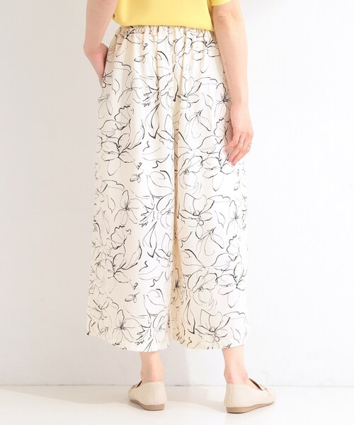 SHOO・LA・RUE(シューラルー)の「【S-LL/柄が選べる】大人上品な花柄でコーデが彩る アソートプリントスカーチョ(その他パンツ・レディース・グリーン系5/ブラック系6/ダークブラウン系6/アイボリー系6・04/03/02/01)」の14枚目の写真