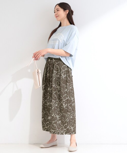 SHOO・LA・RUE(シューラルー)の「【S-LL/柄が選べる】品よく華やか 花柄アソートプリントスカーチョ(その他パンツ・レディース・グリーン系5/ブラック系6/ダークブラウン系6/アイボリー系6・04/03/02/01)」の8枚目の写真