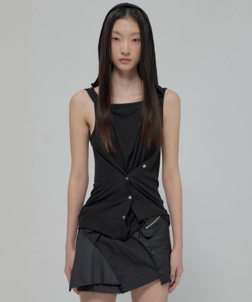 FLAREUP(フレアアップ)の「Asymmetric Snap Hoodie (FL-133_Black)(Tシャツ/カットソー・レディース・ブラック・OS)」の6枚目の写真