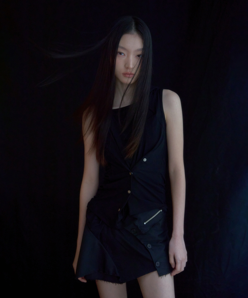 FLAREUP(フレアアップ)の「Asymmetric Snap Hoodie (FL-133_Black)(Tシャツ/カットソー・レディース・ブラック・OS)」の9枚目の写真