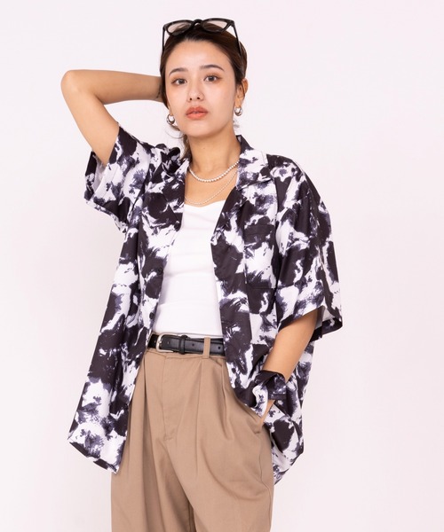 WYZ wear(ダブリューワイジィーウェア)の「オーバーサイズモノトーン総柄開襟シャツ/ユニセックス(シャツ/ブラウス・メンズ・ブラック・L/M/XL)」の4枚目の写真