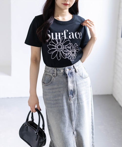 CLEAR BASIC（クリアベーシック）の「【5色展開】フラワープリントTシャツ［骨格ウェーブ／ガーリー／フェミニン／カジュアル／韓国ファッション］（Tシャツ/カットソー・レディース・ピンク/ネイビー/ホワイト系その他/ブラック/ホワイト系その他2・F）」の3枚目の写真