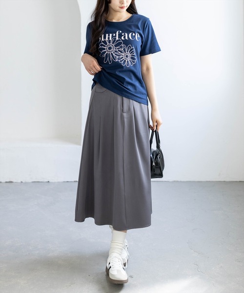 CLEAR BASIC（クリアベーシック）の「【5色展開】フラワープリントTシャツ［骨格ウェーブ／ガーリー／フェミニン／カジュアル／韓国ファッション］（Tシャツ/カットソー・レディース・ピンク/ネイビー/ホワイト系その他/ブラック/ホワイト系その他2・F）」の9枚目の写真