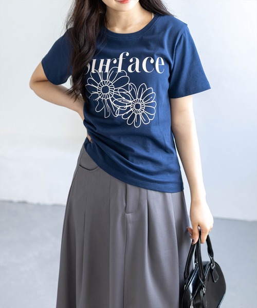 CLEAR BASIC（クリアベーシック）の「【5色展開】フラワープリントTシャツ［骨格ウェーブ／ガーリー／フェミニン／カジュアル／韓国ファッション］（Tシャツ/カットソー・レディース・ピンク/ネイビー/ホワイト系その他/ブラック/ホワイト系その他2・F）」の6枚目の写真