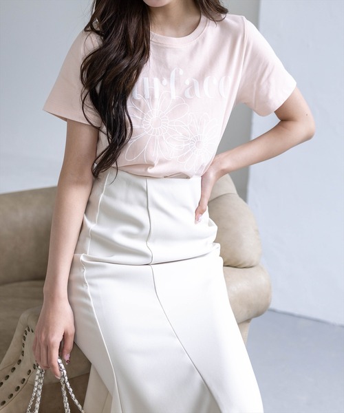 CLEAR BASIC（クリアベーシック）の「【5色展開】フラワープリントTシャツ［骨格ウェーブ／ガーリー／フェミニン／カジュアル／韓国ファッション］（Tシャツ/カットソー・レディース・ピンク/ネイビー/ホワイト系その他/ブラック/ホワイト系その他2・F）」の12枚目の写真