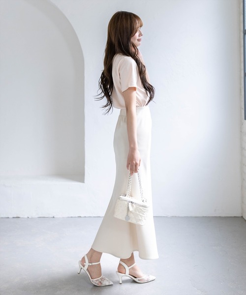 CLEAR BASIC（クリアベーシック）の「【5色展開】フラワープリントTシャツ［骨格ウェーブ／ガーリー／フェミニン／カジュアル／韓国ファッション］（Tシャツ/カットソー・レディース・ピンク/ネイビー/ホワイト系その他/ブラック/ホワイト系その他2・F）」の16枚目の写真