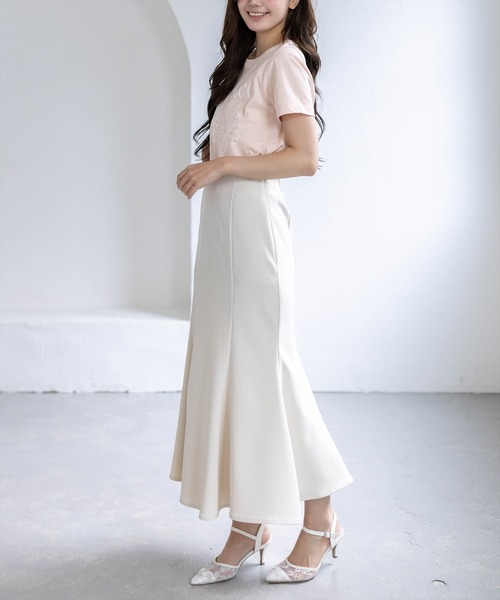 CLEAR BASIC（クリアベーシック）の「【5色展開】フラワープリントTシャツ［骨格ウェーブ／ガーリー／フェミニン／カジュアル／韓国ファッション］（Tシャツ/カットソー・レディース・ピンク/ネイビー/ホワイト系その他/ブラック/ホワイト系その他2・F）」の18枚目の写真