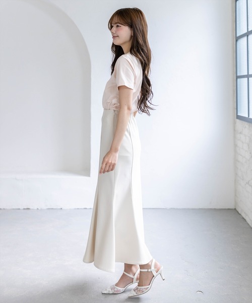 CLEAR BASIC（クリアベーシック）の「【5色展開】フラワープリントTシャツ［骨格ウェーブ／ガーリー／フェミニン／カジュアル／韓国ファッション］（Tシャツ/カットソー・レディース・ピンク/ネイビー/ホワイト系その他/ブラック/ホワイト系その他2・F）」の14枚目の写真