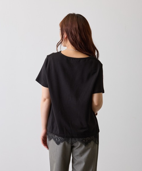 H.TOKYO(エイチトウキョウ)の「レースレイヤードVネックプルオーバー(Tシャツ/カットソー・レディース・ブラック/ホワイト・FREE)」の15枚目の写真