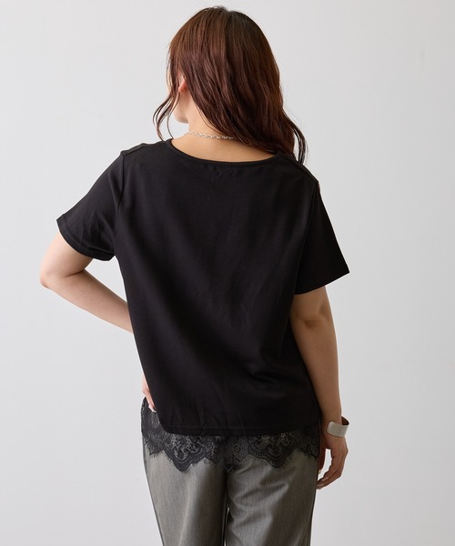 H.TOKYO(エイチトウキョウ)の「レースレイヤードVネックプルオーバー(Tシャツ/カットソー・レディース・ブラック/ホワイト・FREE)」の18枚目の写真