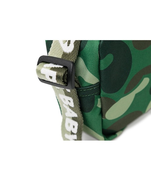A BATHING APE(アベイシングエイプ)の「HEART BADGE CROSSBODY CAMO MINI BAG #1(ショルダーバッグ・レディース・グリーン・FREE)」の4枚目の写真