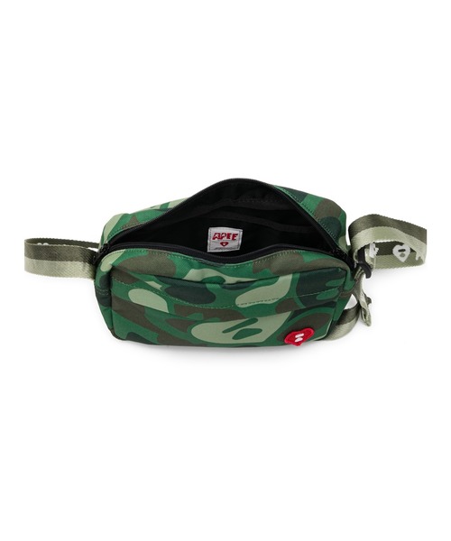 A BATHING APE(アベイシングエイプ)の「HEART BADGE CROSSBODY CAMO MINI BAG #1(ショルダーバッグ・レディース・グリーン・FREE)」の5枚目の写真