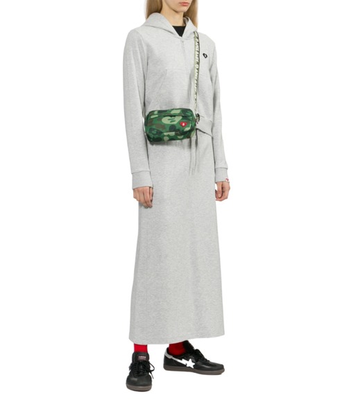 A BATHING APE(アベイシングエイプ)の「HEART BADGE CROSSBODY CAMO MINI BAG #1(ショルダーバッグ・レディース・グリーン・FREE)」の6枚目の写真