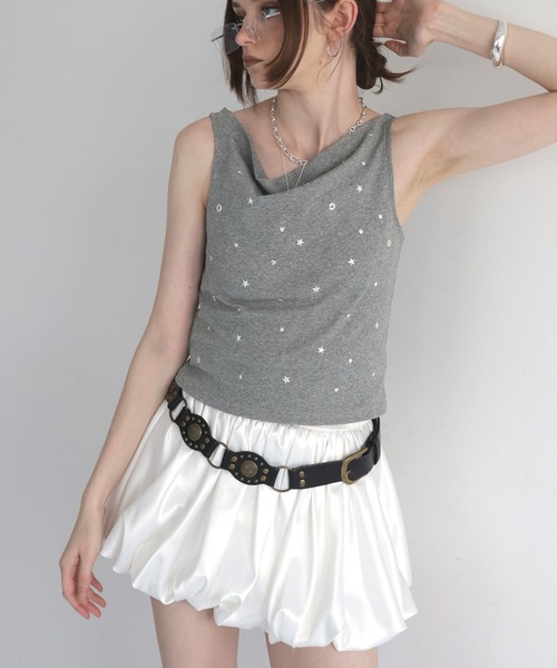 Mili affinity(ミリアフィニティー)の「スタッズ付きノースリーブTシャツ(タンクトップ・レディース・グレー/オフホワイト/ブラック・FREE)」の6枚目の写真