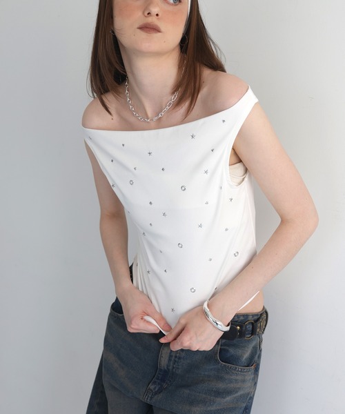 Mili affinity(ミリアフィニティー)の「スタッズ付きノースリーブTシャツ(タンクトップ・レディース・グレー/オフホワイト/ブラック・FREE)」の13枚目の写真