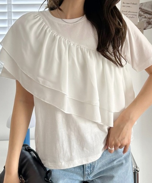 umune(ウムネ)の「フリルTシャツ アシンメトリー 半袖 カットソー デザイントップス フェミニン 大人可愛い カジュアル 上品 夏服 韓国(Tシャツ/カットソー・レディース・ブラック/オフホワイト・FREE)」の1枚目の写真