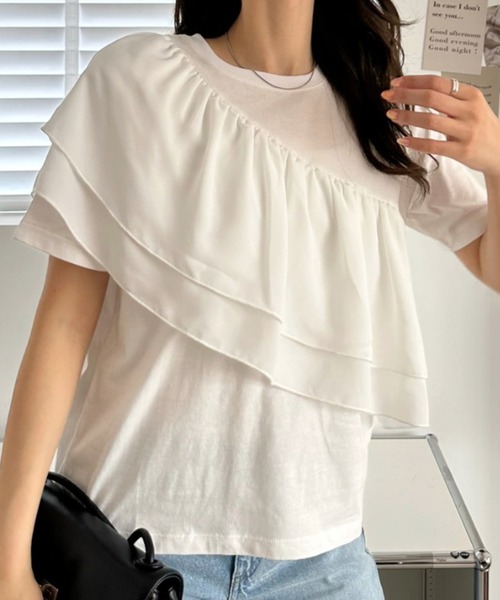 umune(ウムネ)の「フリルTシャツ アシンメトリー 半袖 カットソー デザイントップス フェミニン 大人可愛い カジュアル 上品 夏服 韓国(Tシャツ/カットソー・レディース・ブラック/オフホワイト・FREE)」の7枚目の写真