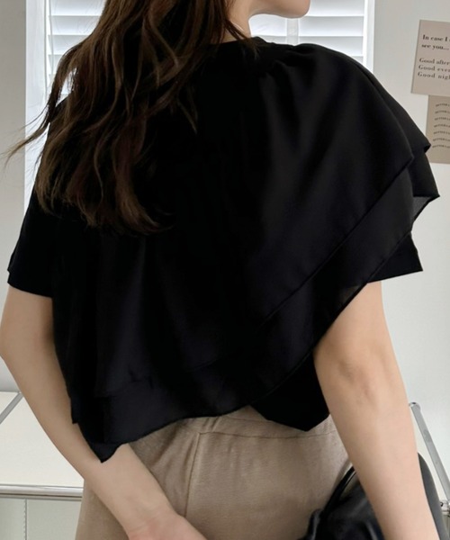 umune(ウムネ)の「フリルTシャツ アシンメトリー 半袖 カットソー デザイントップス フェミニン 大人可愛い カジュアル 上品 夏服 韓国(Tシャツ/カットソー・レディース・ブラック/オフホワイト・FREE)」の11枚目の写真