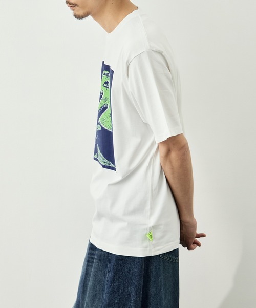 LOOSE JOINTS（ルーズジョインツ）の「【LOOSE JOINTS/ルーズジョインツ】ED DAVIS - GATEWAY S/S TEE（Tシャツ/カットソー・メンズ・ブラック/ホワイト・L/M）」の3枚目の写真