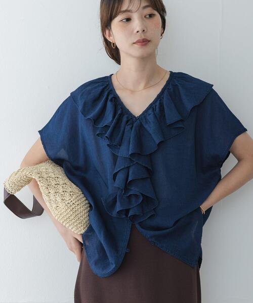 URBAN RESEARCH Sonny Label(アーバンリサーチサニーレーベル)の「シアーデニムラッフルフリルブラウス(シャツ/ブラウス・レディース・ライトインディゴブルー/インディゴブルー・FREE)」の1枚目の写真