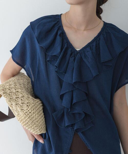 URBAN RESEARCH Sonny Label(アーバンリサーチサニーレーベル)の「シアーデニムラッフルフリルブラウス(シャツ/ブラウス・レディース・ライトインディゴブルー/インディゴブルー・FREE)」の10枚目の写真