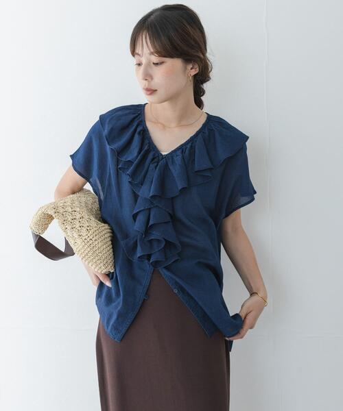 URBAN RESEARCH Sonny Label(アーバンリサーチサニーレーベル)の「シアーデニムラッフルフリルブラウス(シャツ/ブラウス・レディース・ライトインディゴブルー/インディゴブルー・FREE)」の11枚目の写真