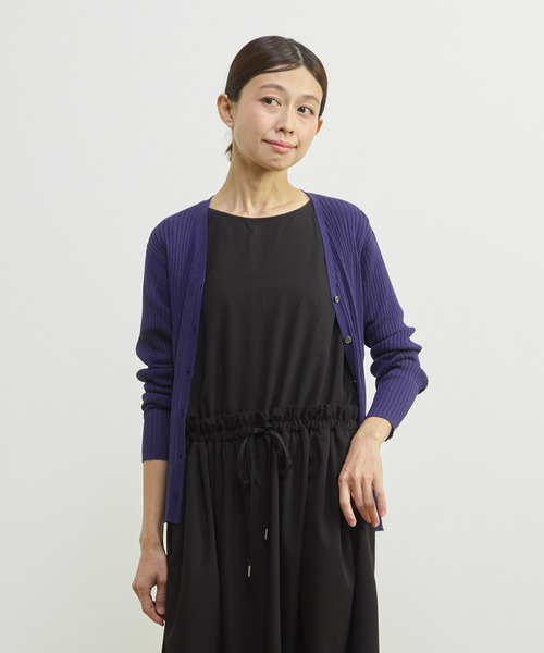 MELROSE claire（メルローズ クレール）の「【シアーワイドリブVネックカーディガン】（カーディガン/ボレロ・レディース・イエロー/グレイッシュベージュ/ネイビー/ブラック・FREE）」の4枚目の写真