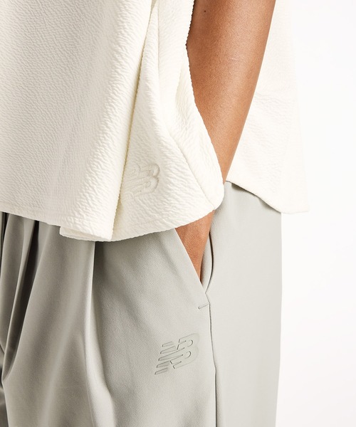 NEW BALANCE(ニューバランス)の「NB GREY フレアスリーブレストップ(Tシャツ/カットソー・レディース・オフホワイト/チャコールグレー・X-SMALL/SMALL/X-LARGE/LARGE/MEDIUM)」の5枚目の写真