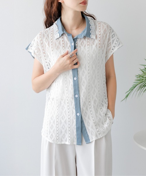 AMELY(エミリー)の「透かし編みレース デニムシャツ(シャツ/ブラウス・レディース・ホワイト/ブラック・フリー)」の2枚目の写真