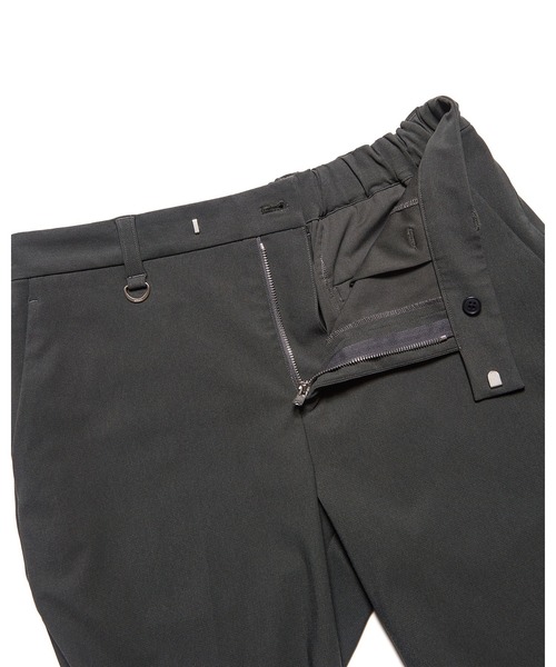 SOPHNET.（ソフネット）の「4-WAY STRETCH SLIM-FIT SHIRRING SLACKS（その他パンツ・メンズ・ネイビー/チャコールグレー・1/2/3/4）」の6枚目の写真