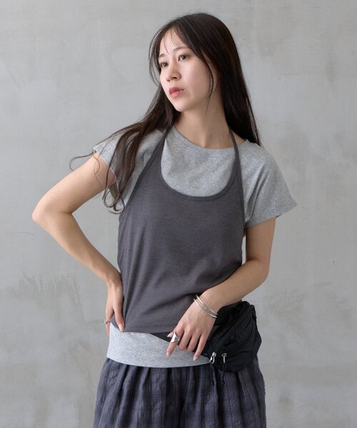 COLONY 2139(コロニートゥーワンスリーナイン)の「【PIKO企画/WEB限定】ホルターネックキャミソールレイヤードTシャツ(Tシャツ/カットソー・レディース・グレー/ブラック/ブラウン/ネイビー/イエロー・FREE)」の19枚目の写真
