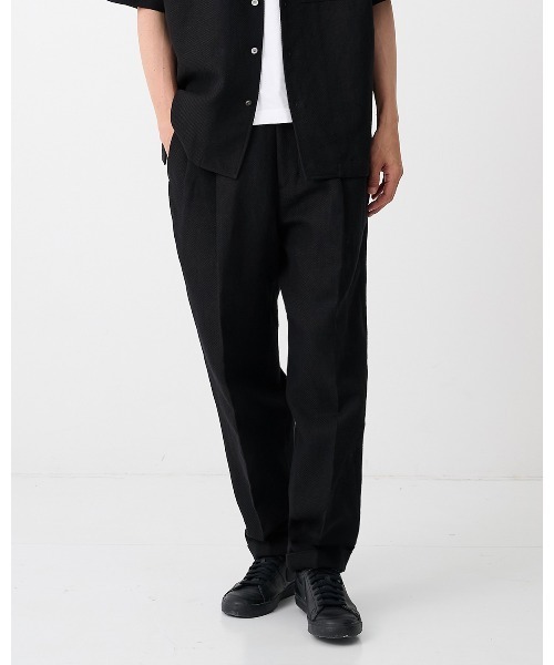 IRENISA（イレニサ）の「【irenisa/イレニサ】別注SUMMER TWEED TWO TUCK WIDE TROUSERS（スラックス・メンズ・ブラック/ダークブラウン・2/3）」の2枚目の写真