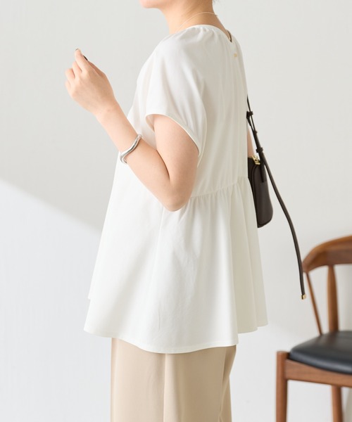 COLLAGE GALLARDAGALANTE(コラージュガリャルダガランテ)の「着たら細くなるTシャツ/切替ギャザーカットソー(Tシャツ/カットソー・レディース・ネイビー/ブルー/オフホワイト・FREE)」の6枚目の写真