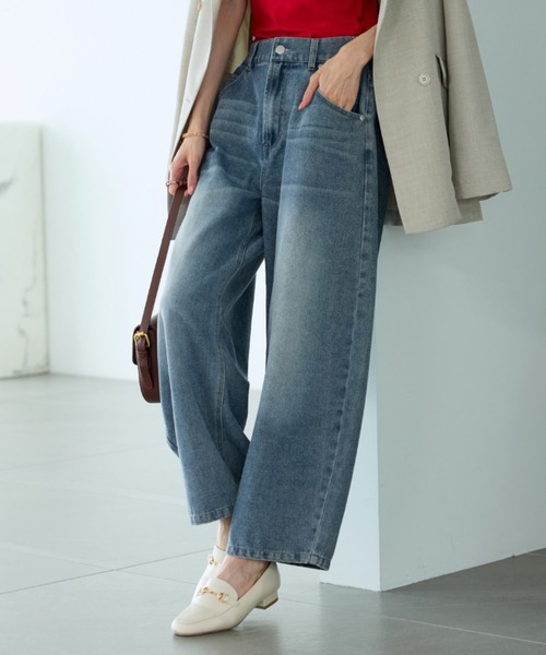 BELLUNA(ベルーナ)の「オシャレに見えるカーブデニムパンツ69丈(その他パンツ・レディース・ブルー/サックスブルー/ネイビー・X-LARGE/LARGE/MEDIUM)」の3枚目の写真