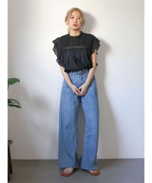 Ungrid(アングリッド)の「コットンノースリフリルブラウス(シャツ/ブラウス・レディース・ブルー/オフホワイト/ブラウン/ブラック・FREE)」の20枚目の写真